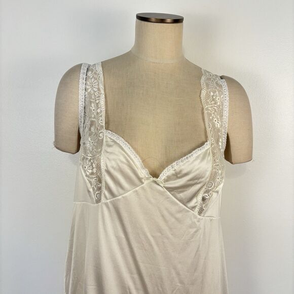 Vintage Bali Ivory Full Slip Lace Trim 100% Nylon Women's Size 42 / Large - Picture 2 of 9